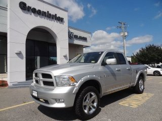 Illustration for article titled On today's episode of nFamous goes truck shopping